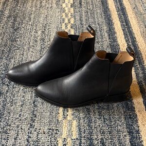 Nisolo Black Leather Eva Everyday Chelsea Boot